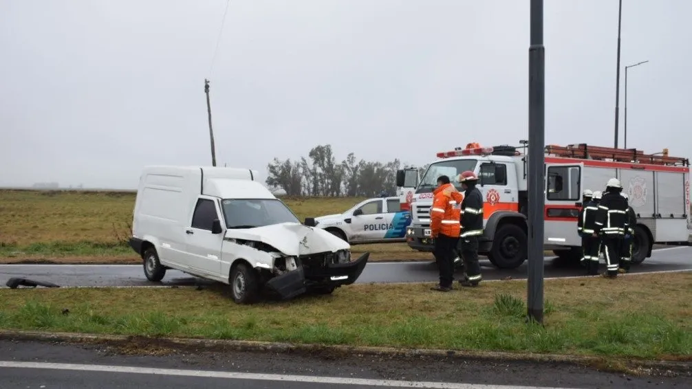 Un herido en un choque vehicular en la Ruta 65 y Acceso Barnetche